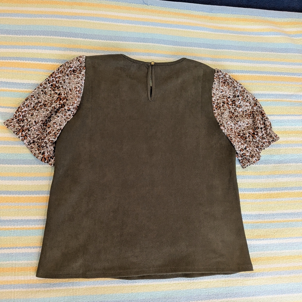 ⭐ THML Faux Hunter Green Suede With Animal Print Sleeves Medium - Picture 4 of 8